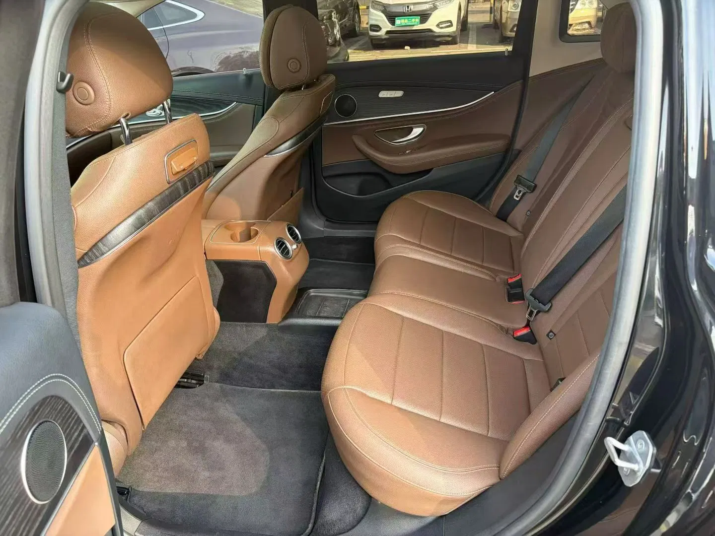 奔驰E300 实拍图 5