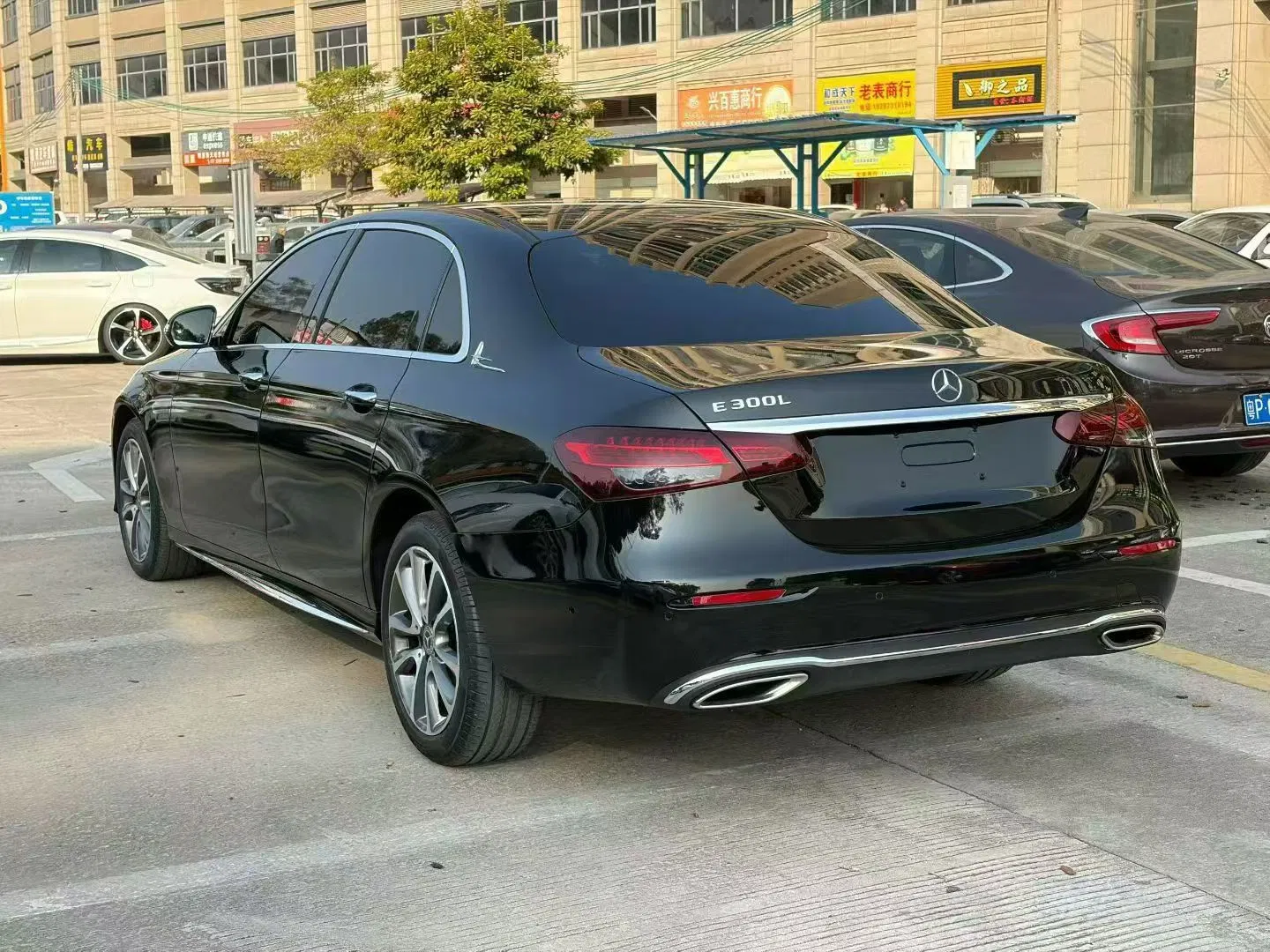 奔驰E300 实拍图 8