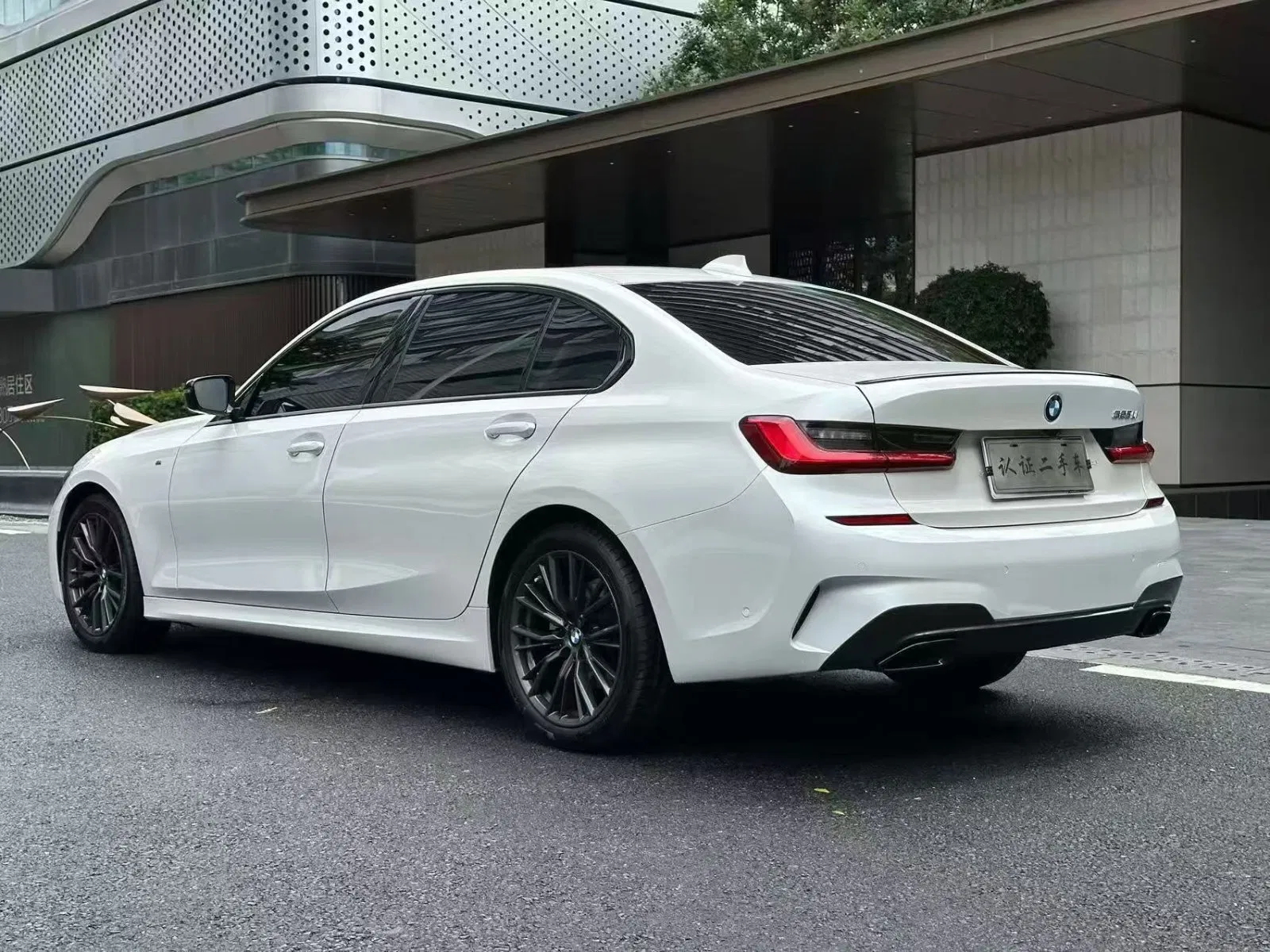 宝马325Li 实拍图 2
